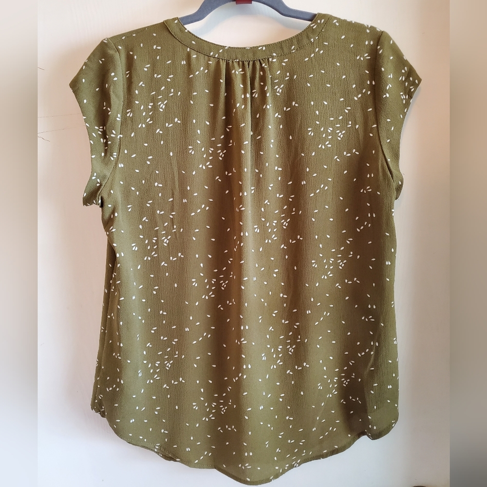 Fun2Fun split neck blouse - Picture 3 of 4